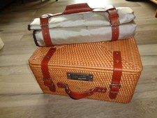 Piaggio  VESPA - PIC NIC  / Weidenkorb & Picknickdecke