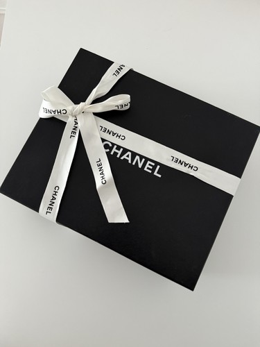 Chanel geschenkbox mit band - chanel,