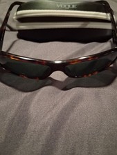 Sonnenbrille von vogue mit - sonnenbrille,