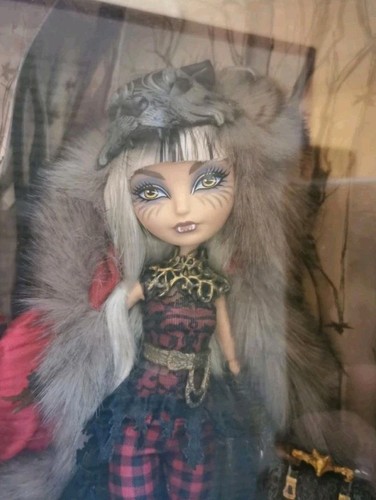 Ever after high - sdcc, cerise