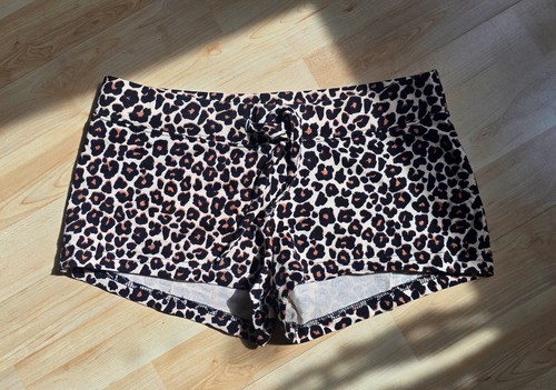 Leo hotpants shorts in - ❤️,