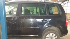 TÜR Hinten Links VW Touran 2.0 TDI 1 T Farbe Black Magic ( LC9Z ) Kombi