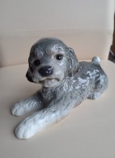 Goebel Pudel - grau - liegend