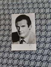 Original Autogramm  von Roger Moore von ihm Signiert