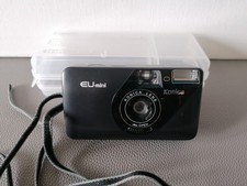 Konica Eu- Mini im Konica Kuststoffetui   Kleinbildkamera