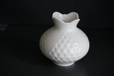 Meissen - Vase, Großer Ausschnitt, weiß, reliefiert, Ludwig Zepner, H. 10,5 cm