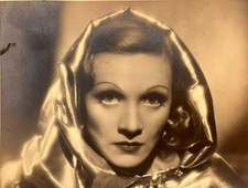 Orig. Silbergelatine Foto auf Baryt Karton 14x9cm  Marlene Dietrich - Paramount