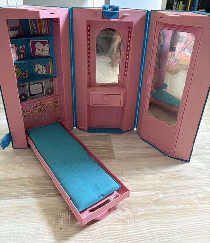 Vintage barbie home - barbie,