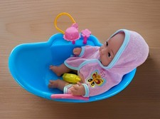Babypuppe 30 cm mit Badewanne 31·20·12 cm Spritzfunktion
