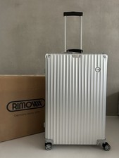 RIMOWA x Lufthansa Classic