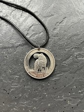 Handgefertigter Anhänger aus kanadischer Silbermünze Wolf Mond