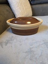 Emile Henry Ovale Steinzeug Backofen-Terrine mit Deckel, braun/cremefarben