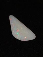 Brasilianischer Kristall Opal, 5,75ct, Top Polish, Freeform, alle Farben