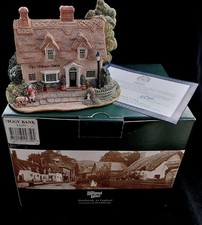Lilliput Lane Village Shops -
