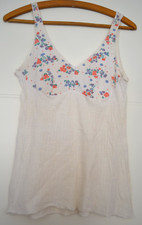 Hübsches Unterhemd mit Blümchen DDR Mühlau Gr. 46