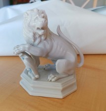 Nymphenburg Porzellan Figur Bayerischer Löwe Wappen Dominikus Auliczek Entwurf