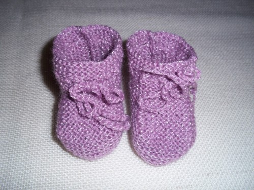 Handgestrickte babyschuhe - handgestrickte,