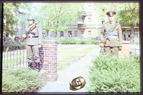 Ddr farb dia - farb, rote