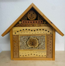 Insekten-Wildbienen Hotel