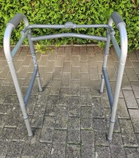 Gehhilfe-INVACARE-Höhenverstellbar-Chrom -Zusammenklappbar-Info lt.Fotos