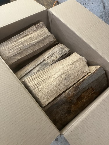 Kaminholz brennholz trocken - kaminholz,