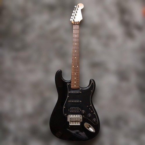 Fender stratocaster made - fender, in