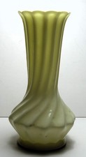 Antike Glas Vase  Jugendstil / Art Deco  Opalglas  Höhe  17cm