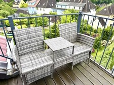 Rattanbank, grau Zweisitzer mit Tisch und Fußhocker und Polster