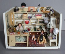 Puppenstube, Kaufladen, Puppenkleidung und Puppenzubehör