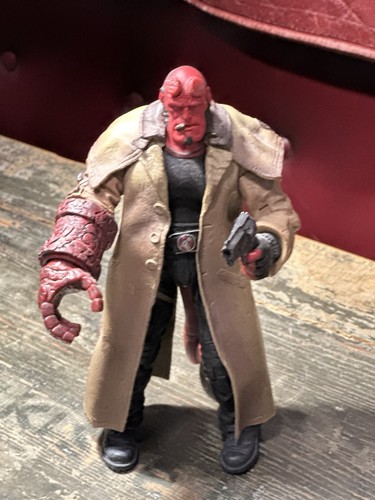 Figur hellboy mezco - mezco, ca