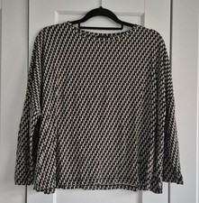 Leichtes gemustertes Langarmshirt von OPUS, Größe 40.