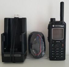 MOTOROLA MTP850 TETRA Netz FUNKGERÄT Neue  KFZ Ladehalterung MTP 850 
