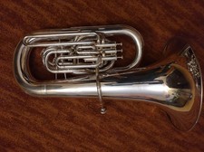 Kompensierte Eb-Tuba  mit 4 Ventilen