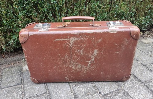 Alter kleiner reisekoffer - kleiner,