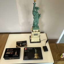 LEGO ARCHITECTURE