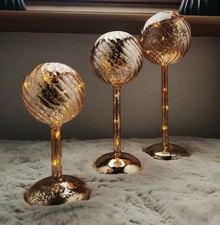 Lumesso Glaskugeln mit Standfuß HSE Deko Glaslicht champagner Timer twisted LED