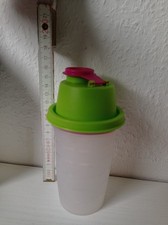 Tupper Shaker 250 ml Schüttelbecher mit integriertem Messbecher weiß pink grün