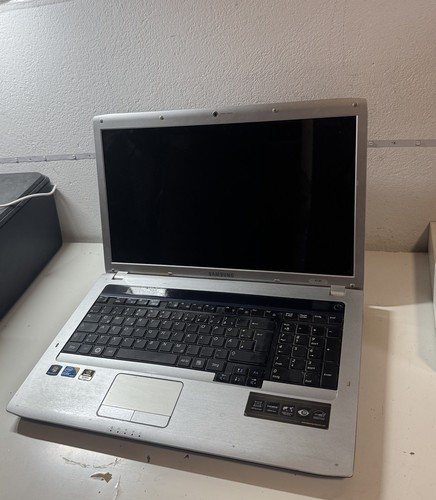 R730 laptop notebook - np-r730, laptop,