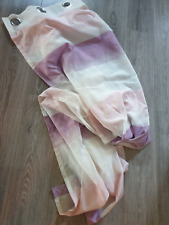 2 Gardinen Schals mit Metallringen, 135 x 245 cm, Rose-weiß- lila gesteift