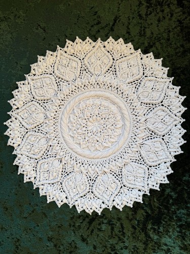 Gehäkeltes doily - gehäkeltes,