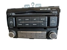 Hyundai i20 PB/PBT Autoradio Radio CD Player MP3 96121-1J250 / AM101CNEE (108)