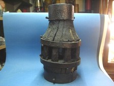 Antike Radnabe von einem Leiterwagen, Eiche und Schmiedeeisen H 29 x B 17,5 cm