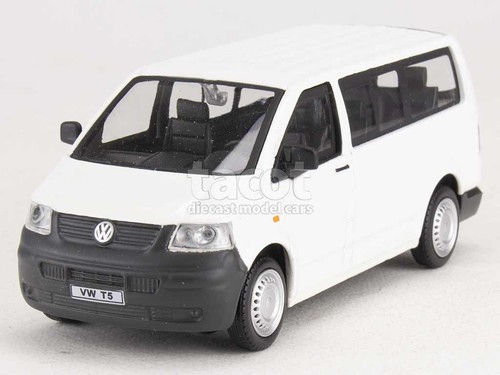Volkswagen combi minibus - t5,