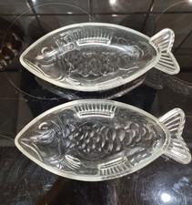 2x Fischform / Puddingform (LxHxB 22x4x11cm) DDR Vintage Pressglas 