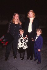 Dia Cybill Shepherd mit ihren Kindern 1993 KB-format Fotograf P11-3-4-1