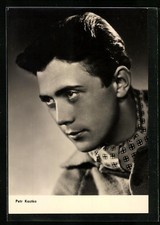 Schauspieler Petr Kostka mit Halstuch im Halbprofil, Ansichtskarte 