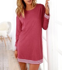 Nachthemd, rot oder blau gestreift