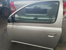 Toyota Yaris XP10 Tür Fahrertür Links 3 Türer Silber