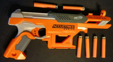 Hasbro Nerf Falconfire Accustrike Series orange mit 6 Darts