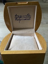 Auguste Reymond Uhrenbox aus Holz